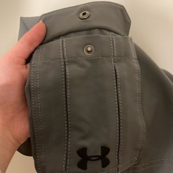 Boy’s Under Armour Grey Shorts with extra pocket and adjustable waistband - Picture 5 of 6